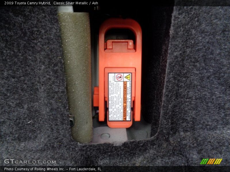 Classic Silver Metallic / Ash 2009 Toyota Camry Hybrid