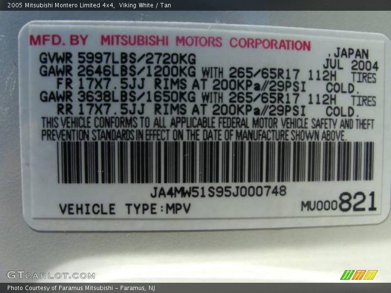 Viking White / Tan 2005 Mitsubishi Montero Limited 4x4