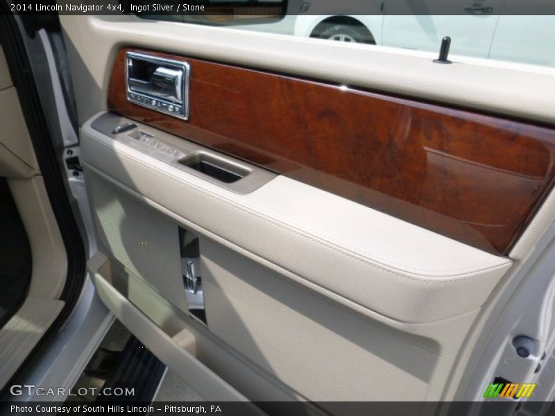 Ingot Silver / Stone 2014 Lincoln Navigator 4x4