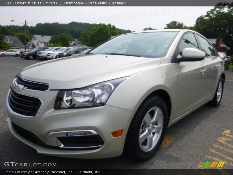 Front 3/4 View of 2016 Cruze Limited LT