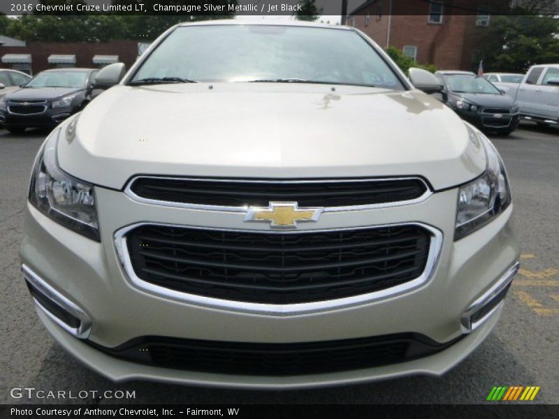 Champagne Silver Metallic / Jet Black 2016 Chevrolet Cruze Limited LT