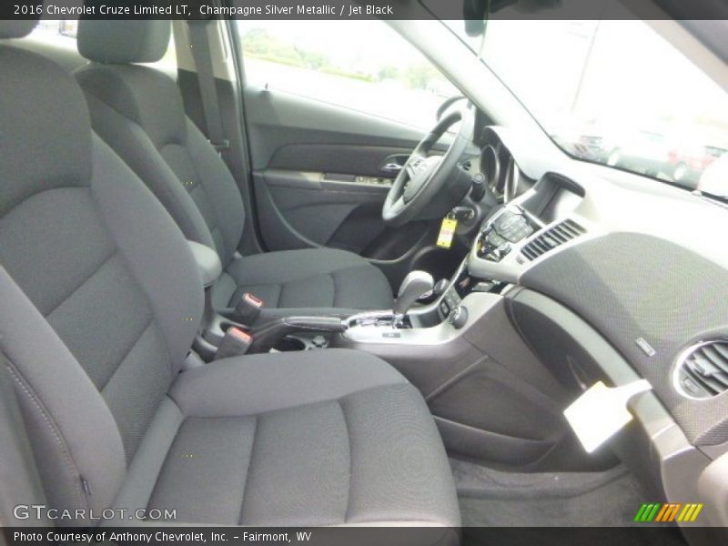 Champagne Silver Metallic / Jet Black 2016 Chevrolet Cruze Limited LT