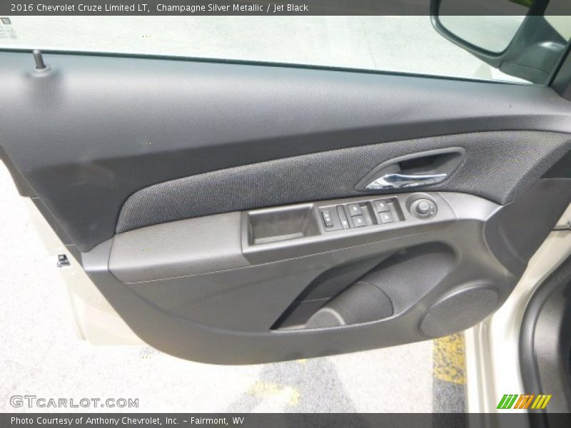 Champagne Silver Metallic / Jet Black 2016 Chevrolet Cruze Limited LT