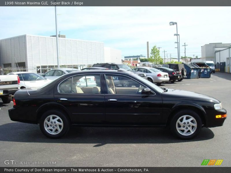 Super Black / Beige 1998 Nissan Maxima GLE