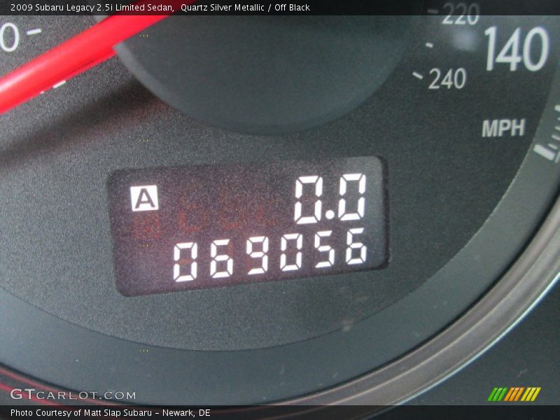 Quartz Silver Metallic / Off Black 2009 Subaru Legacy 2.5i Limited Sedan
