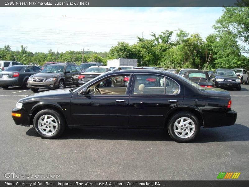 Super Black / Beige 1998 Nissan Maxima GLE