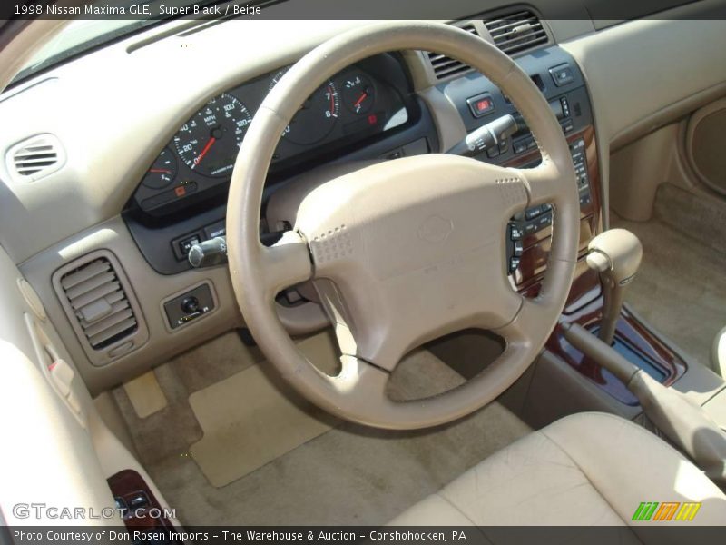 Super Black / Beige 1998 Nissan Maxima GLE