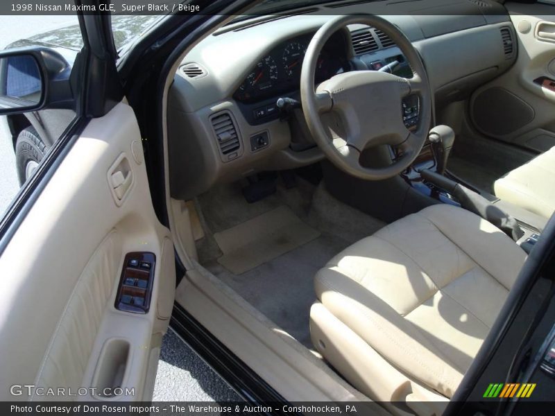 Super Black / Beige 1998 Nissan Maxima GLE