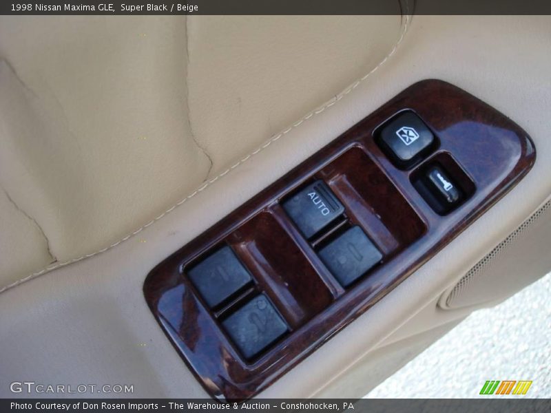 Super Black / Beige 1998 Nissan Maxima GLE