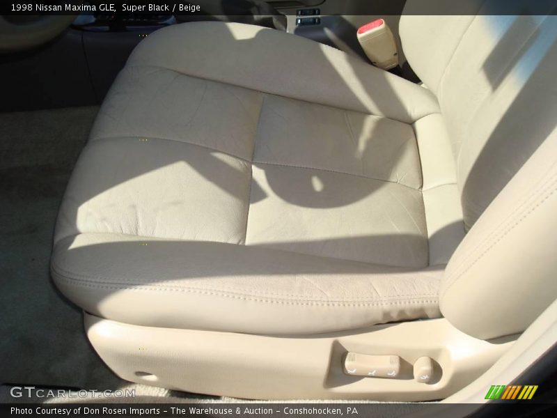 Super Black / Beige 1998 Nissan Maxima GLE