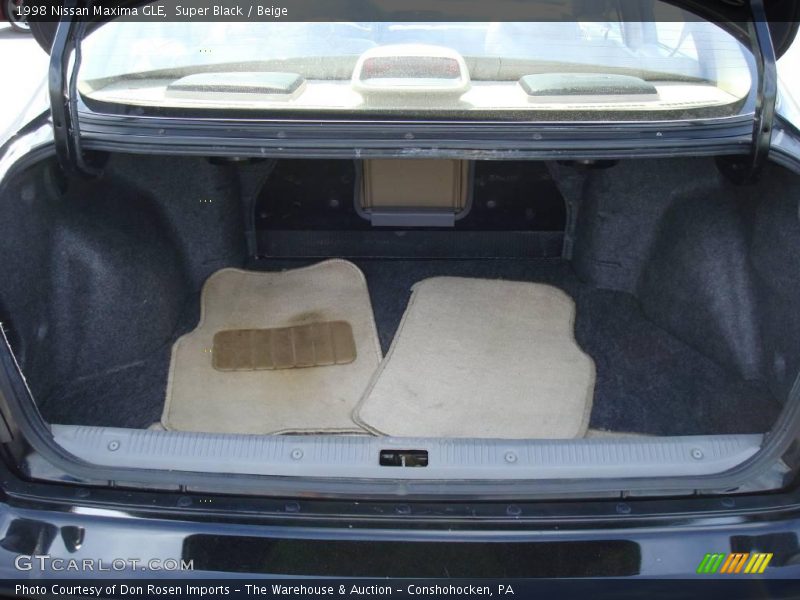 Super Black / Beige 1998 Nissan Maxima GLE