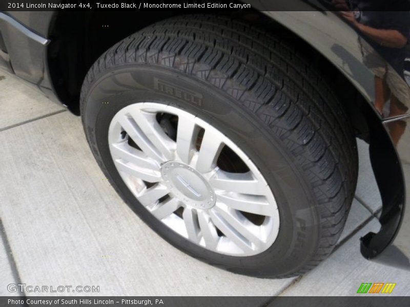 Tuxedo Black / Monochrome Limited Edition Canyon 2014 Lincoln Navigator 4x4