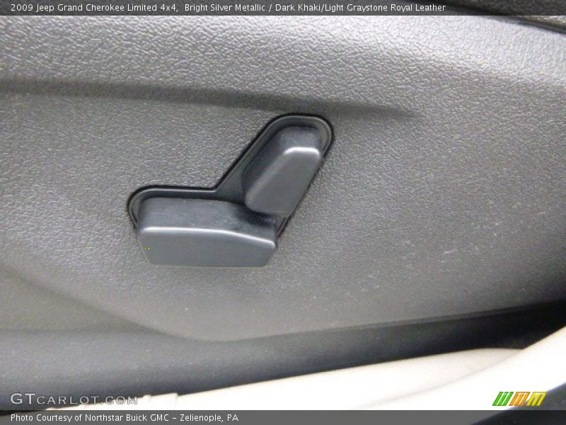 Bright Silver Metallic / Dark Khaki/Light Graystone Royal Leather 2009 Jeep Grand Cherokee Limited 4x4