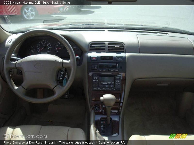 Super Black / Beige 1998 Nissan Maxima GLE
