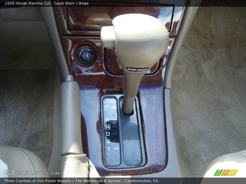 Super Black / Beige 1998 Nissan Maxima GLE