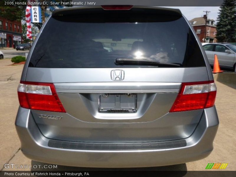Silver Pearl Metallic / Ivory 2006 Honda Odyssey EX