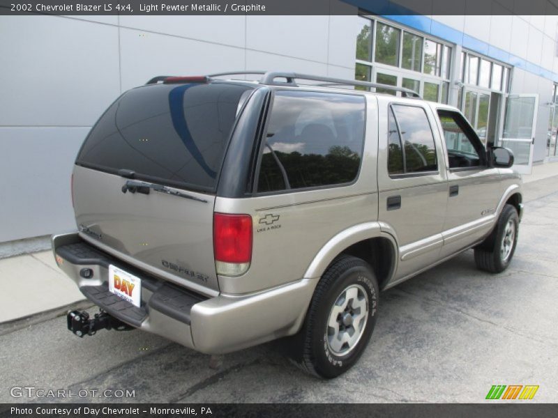 Light Pewter Metallic / Graphite 2002 Chevrolet Blazer LS 4x4