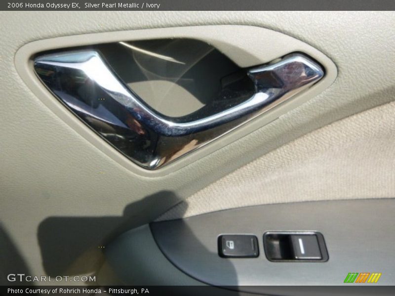 Silver Pearl Metallic / Ivory 2006 Honda Odyssey EX
