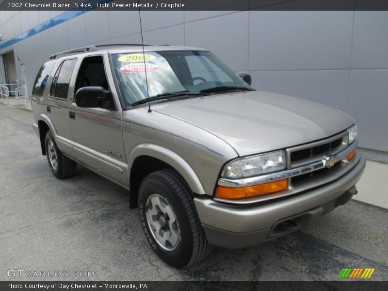 Light Pewter Metallic / Graphite 2002 Chevrolet Blazer LS 4x4