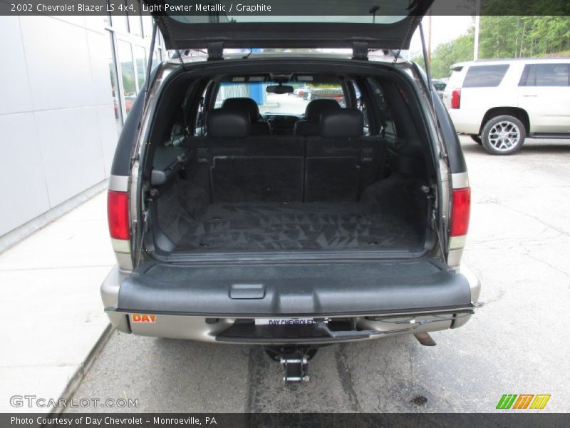 Light Pewter Metallic / Graphite 2002 Chevrolet Blazer LS 4x4