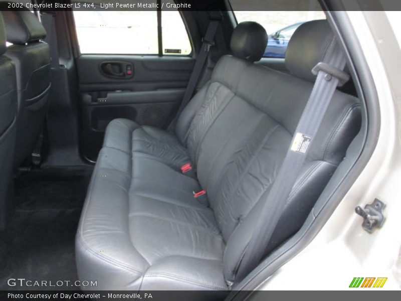 Light Pewter Metallic / Graphite 2002 Chevrolet Blazer LS 4x4