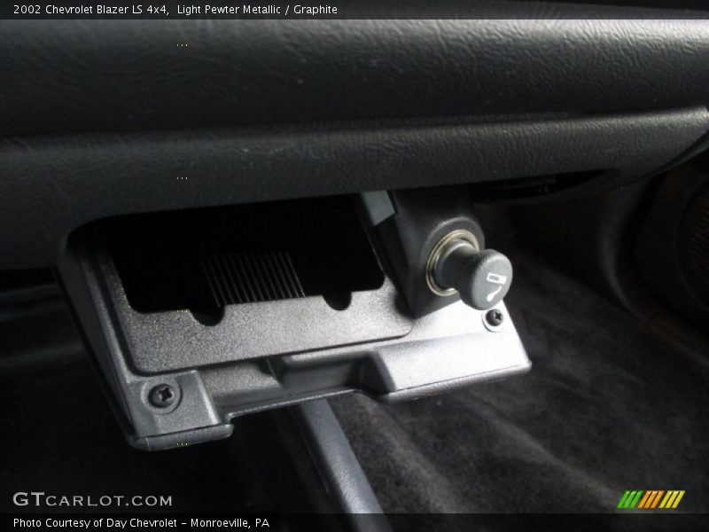 Light Pewter Metallic / Graphite 2002 Chevrolet Blazer LS 4x4