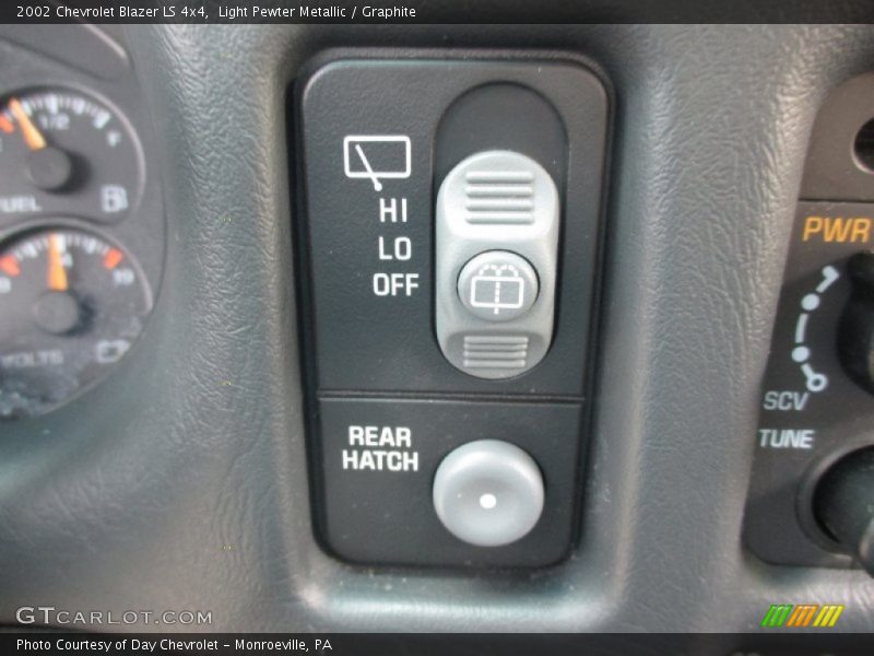 Light Pewter Metallic / Graphite 2002 Chevrolet Blazer LS 4x4