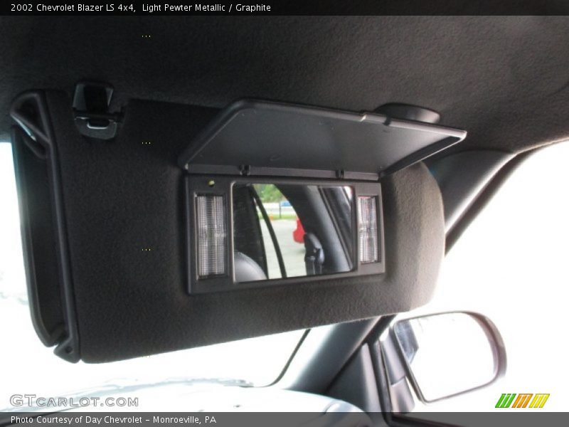 Light Pewter Metallic / Graphite 2002 Chevrolet Blazer LS 4x4