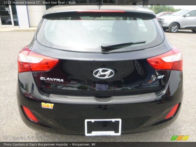 Black Noir Pearl / Black 2016 Hyundai Elantra GT