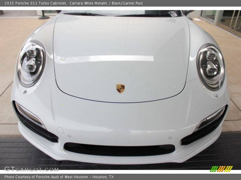Carrara White Metallic / Black/Garnet Red 2015 Porsche 911 Turbo Cabriolet