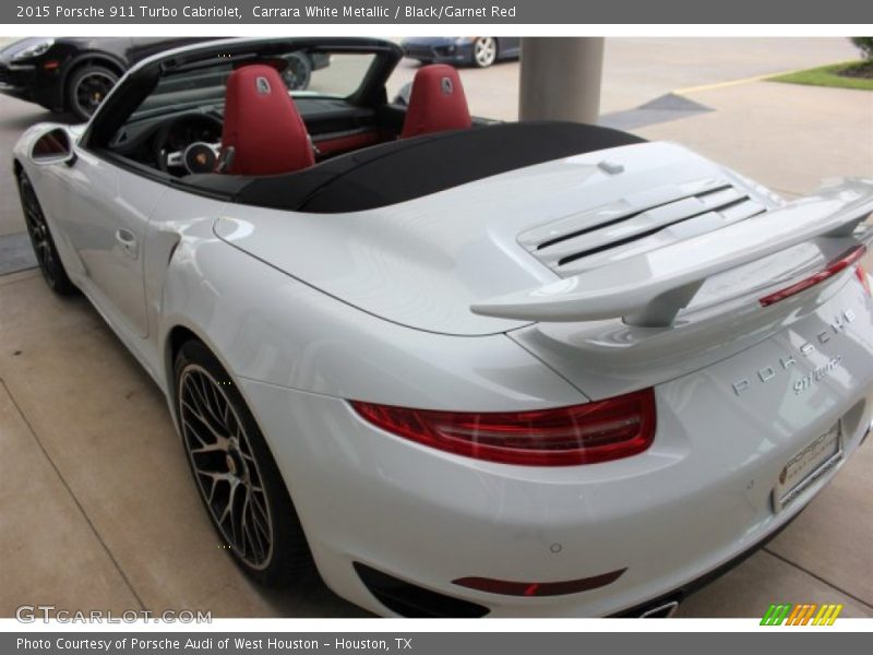 Carrara White Metallic / Black/Garnet Red 2015 Porsche 911 Turbo Cabriolet