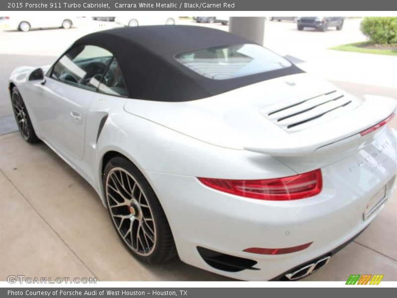 Carrara White Metallic / Black/Garnet Red 2015 Porsche 911 Turbo Cabriolet