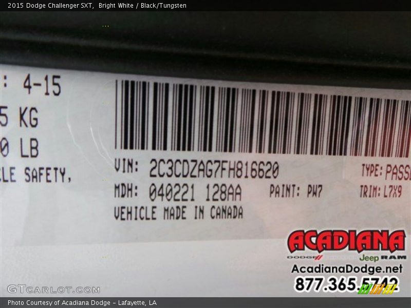 Bright White / Black/Tungsten 2015 Dodge Challenger SXT