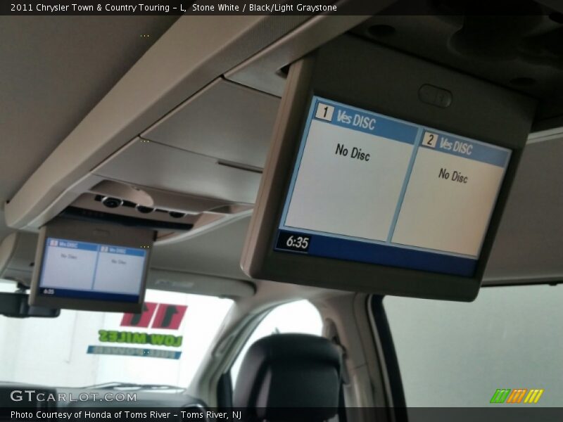 Stone White / Black/Light Graystone 2011 Chrysler Town & Country Touring - L