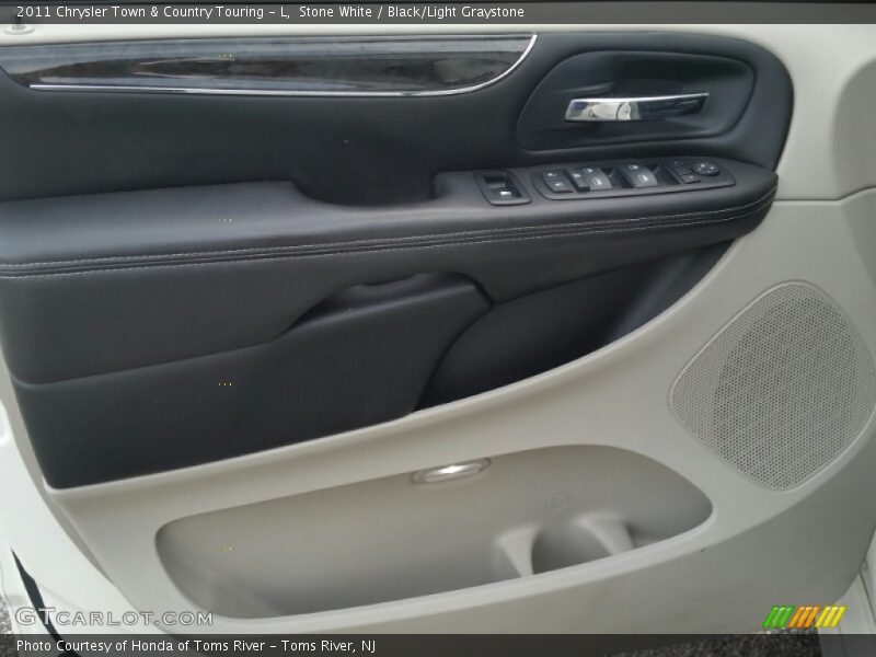 Stone White / Black/Light Graystone 2011 Chrysler Town & Country Touring - L