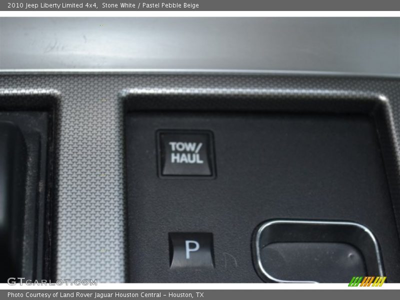 Stone White / Pastel Pebble Beige 2010 Jeep Liberty Limited 4x4