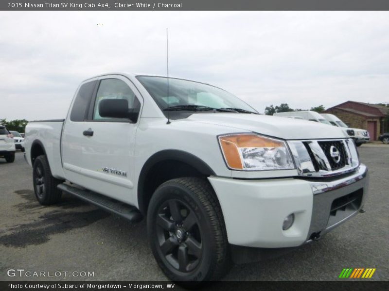 Front 3/4 View of 2015 Titan SV King Cab 4x4