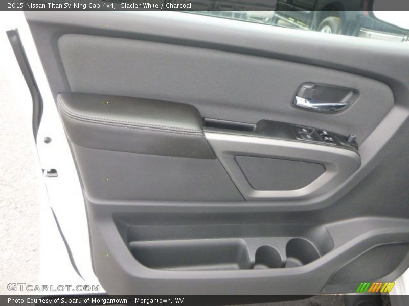Glacier White / Charcoal 2015 Nissan Titan SV King Cab 4x4