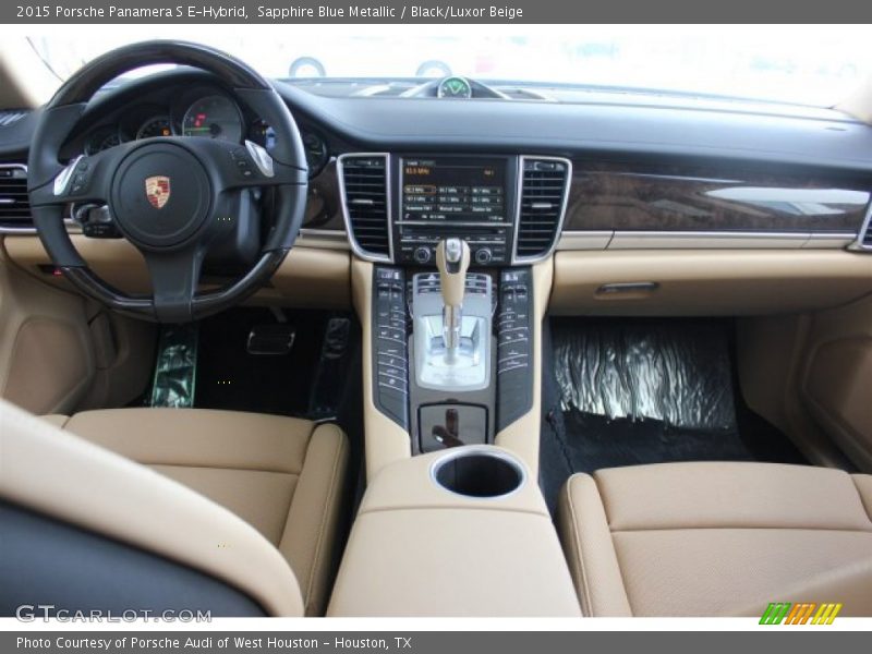 Dashboard of 2015 Panamera S E-Hybrid