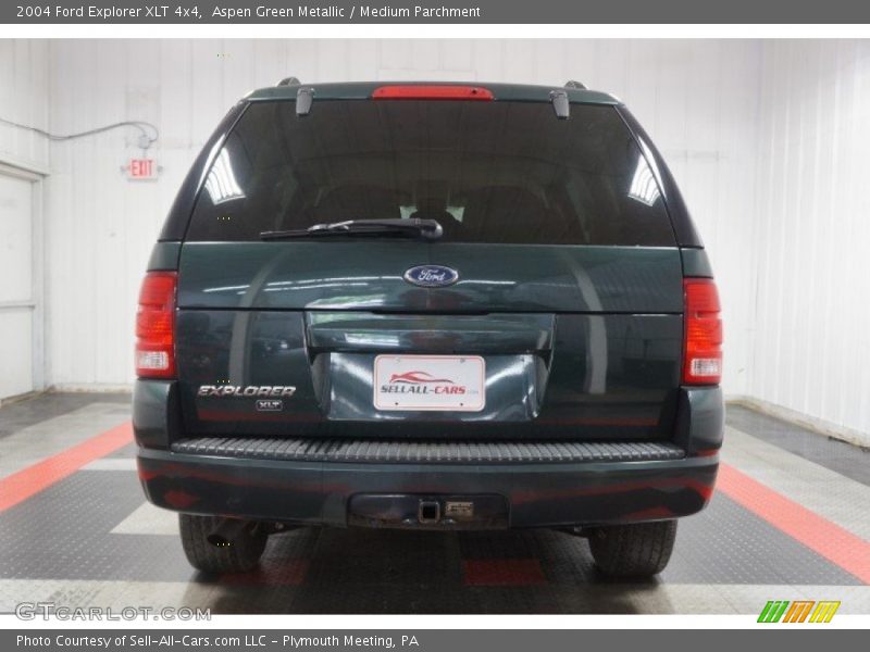 Aspen Green Metallic / Medium Parchment 2004 Ford Explorer XLT 4x4