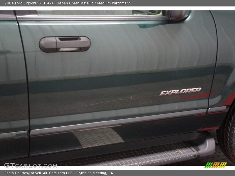 Aspen Green Metallic / Medium Parchment 2004 Ford Explorer XLT 4x4