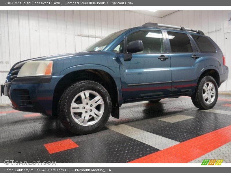 Front 3/4 View of 2004 Endeavor LS AWD