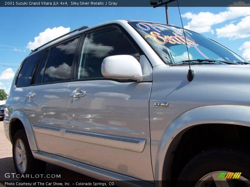 Silky Silver Metallic / Gray 2001 Suzuki Grand Vitara JLX 4x4