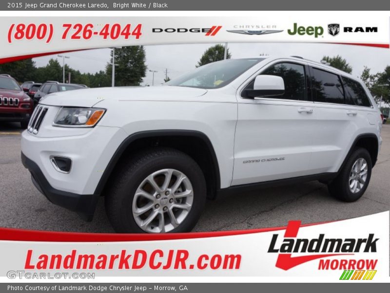 Bright White / Black 2015 Jeep Grand Cherokee Laredo