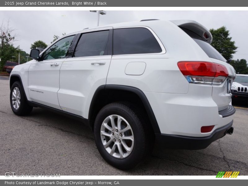 Bright White / Black 2015 Jeep Grand Cherokee Laredo
