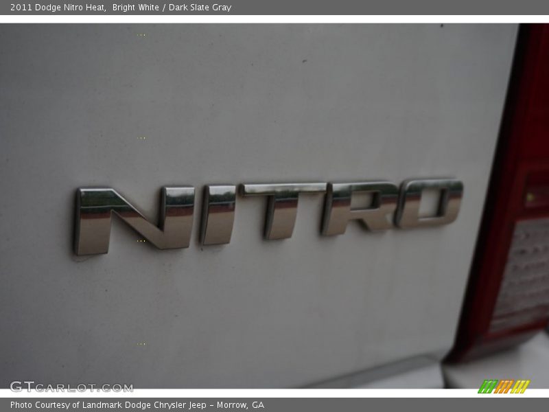 Bright White / Dark Slate Gray 2011 Dodge Nitro Heat