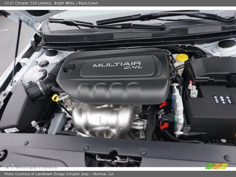 Bright White / Black/Linen 2015 Chrysler 200 Limited