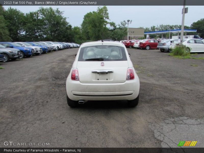 Bianco (White) / Grigio/Avorio (Gray/Ivory) 2013 Fiat 500 Pop