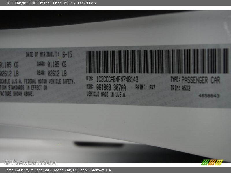 Bright White / Black/Linen 2015 Chrysler 200 Limited