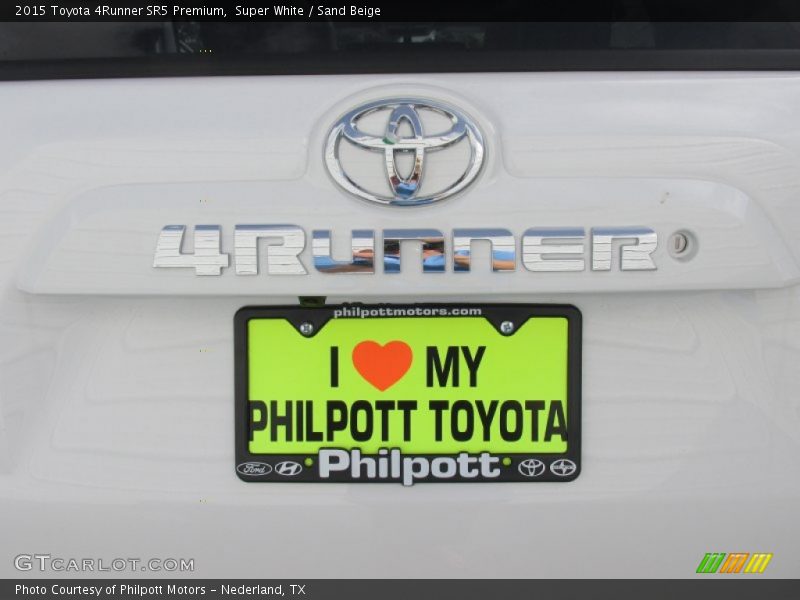 Super White / Sand Beige 2015 Toyota 4Runner SR5 Premium
